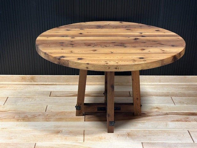 Cedar House Round Dining Table – Rustic Charm with Modern Craftsmanship