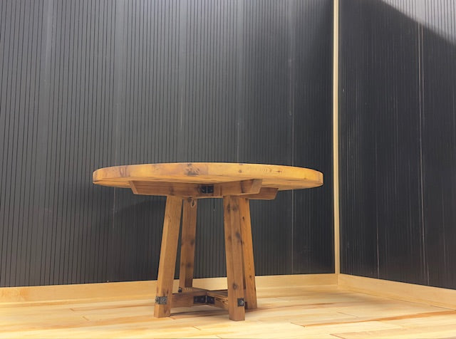 Cedar House Round Dining Table – Rustic Charm with Modern Craftsmanship