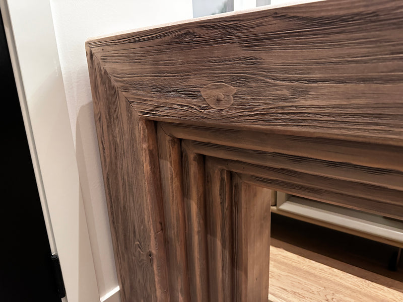 Trevidi Solid Pine Console Table – Rustic Modern Charm with Sculpted Detailing